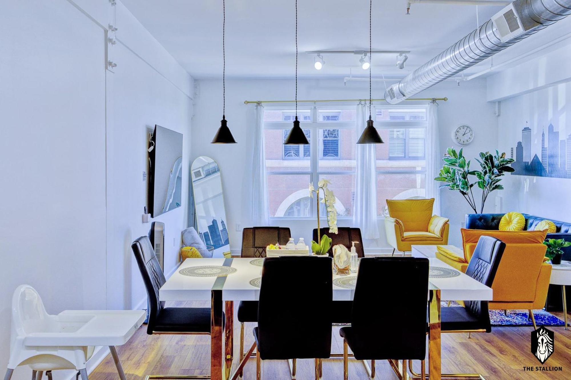 Apartamento The Stallion #208 - Walk To Attractions - Modern Luxe Loft In Downtown With Free Covered Gated Parking *